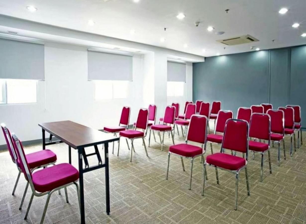 Monoloog Hotel Palembang Buitenkant foto