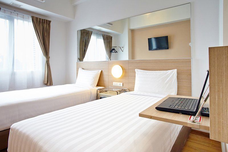 Monoloog Hotel Palembang Buitenkant foto